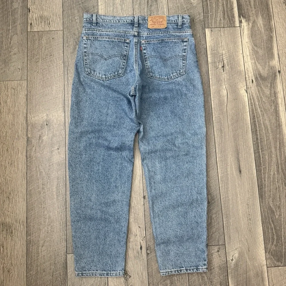 Vintage 90s Levis 550 Relaxed Fit Jeans Mens 38x30 Light Wash Blue Denim Tapered